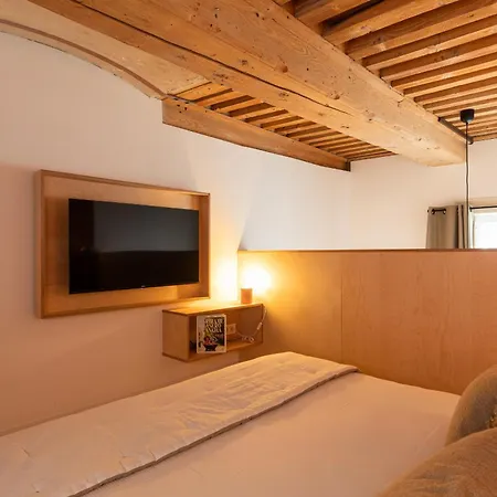 Smartstay Traboule - Place Bellecour Apartment *