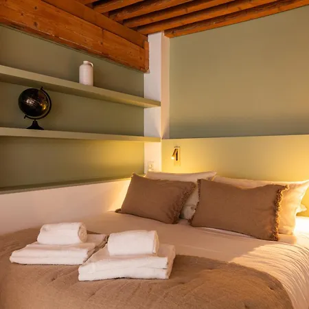 Smartstay Traboule - Place Bellecour Apartman